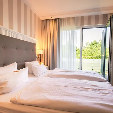 Hotel Iv Jahreszeiten 4*