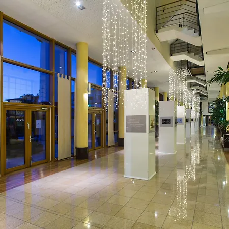 Iv Jahreszeiten Hotel 4*